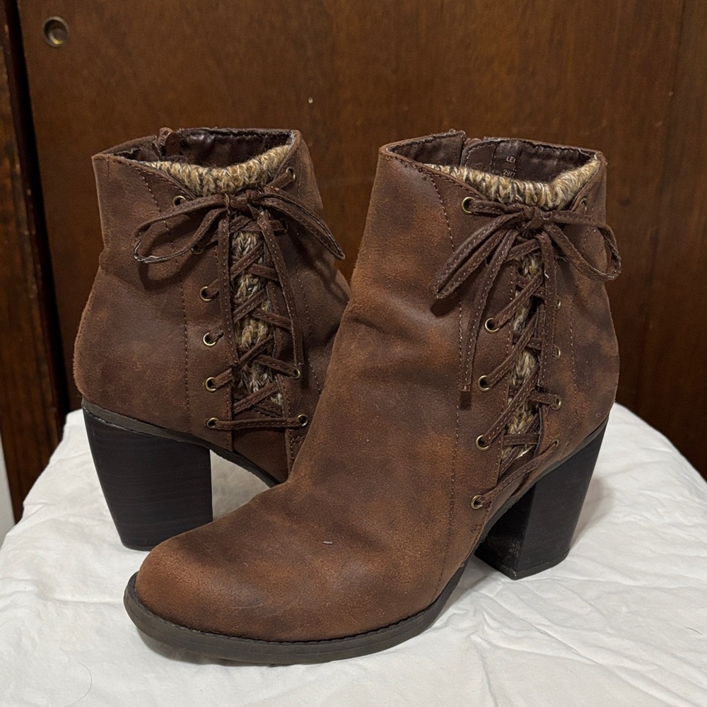 Cloudwalkers Rustic Brown Ankle Booties - image 1